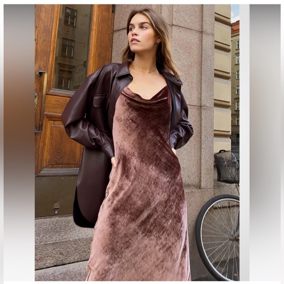 Aritzia Wilfred spritz velvet midi dress medium - Picture 4 of 7